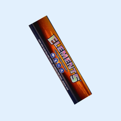 Elements King Size Rice Papers beim Rollen – slow burn Papers