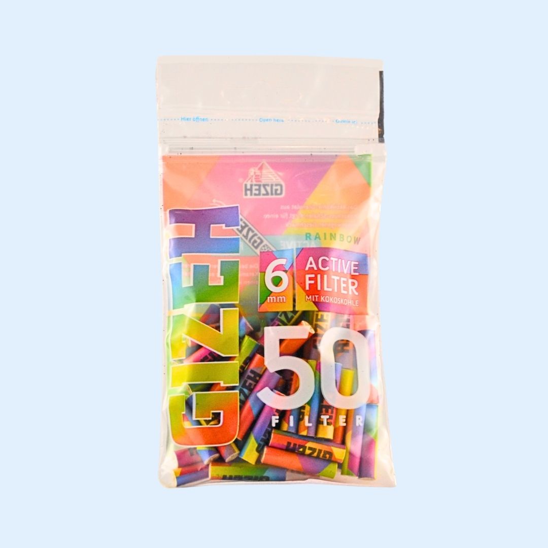 Lifestyle Shot GIZEH Rainbow 50er Bag im Setup – Aktivkohlefilter für deinen Headshop Vibe & sauberen Geschmack