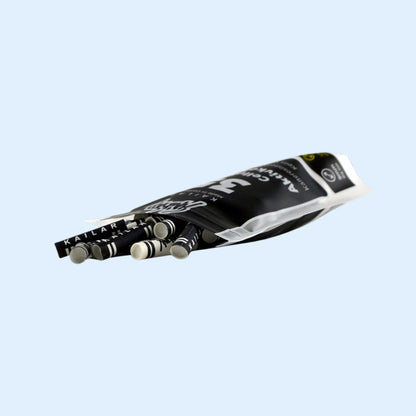 KAILAR Aktivkohlefilter 35x Schwarz-Weiß – geöffneter Beutel mit Filtern