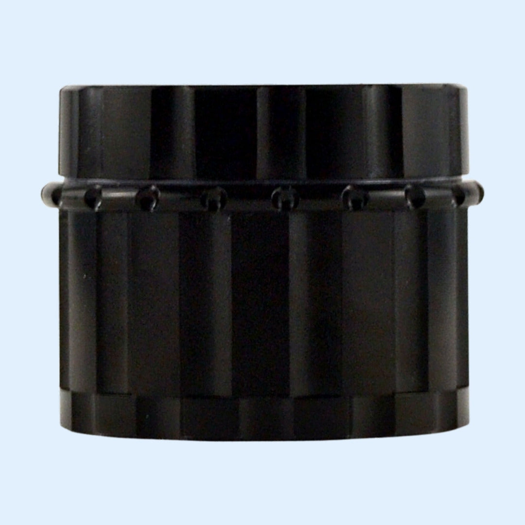 OCB Premium Grinder Schwarz – Seitenansicht mit gerilltem Griffrand