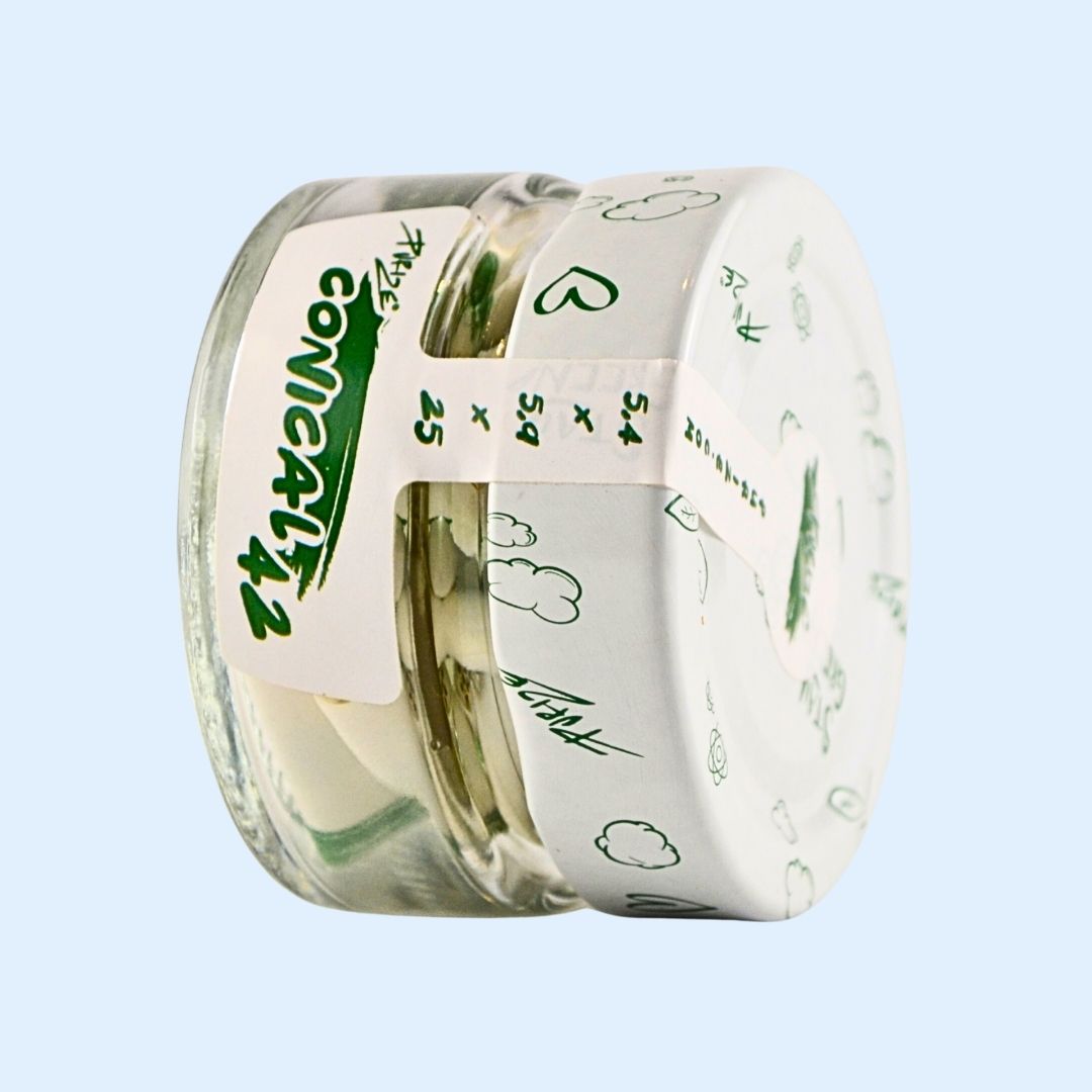 Lifestyle Shot PURIZE Conical 42er Glas im Rolling Tray Setup – Aktivkohlefilter für deinen Headshop‑Vibe & saubere Sessions