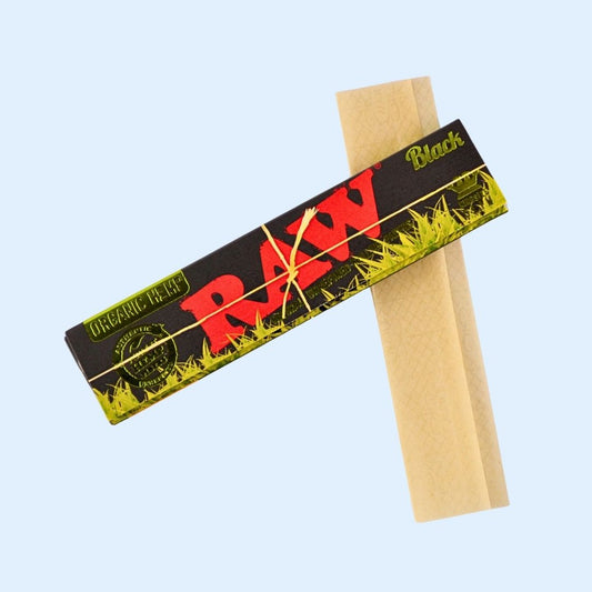 RAW Black Organic Hemp Papers King Size Verpackung mit 32 ungebleichten Blättchen