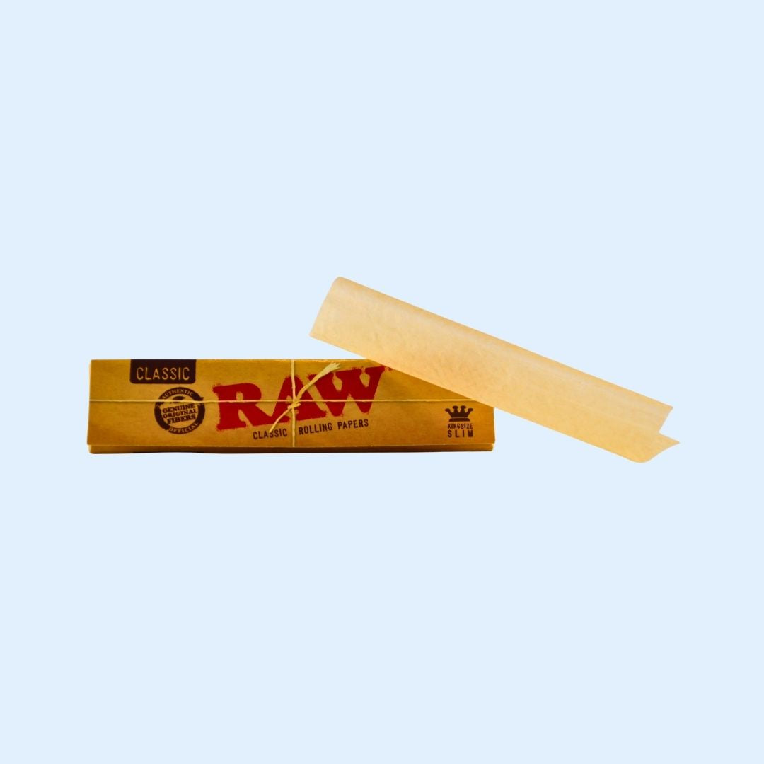 RAW Classic King Size Papers beim Rollen – Stoner Zubehör